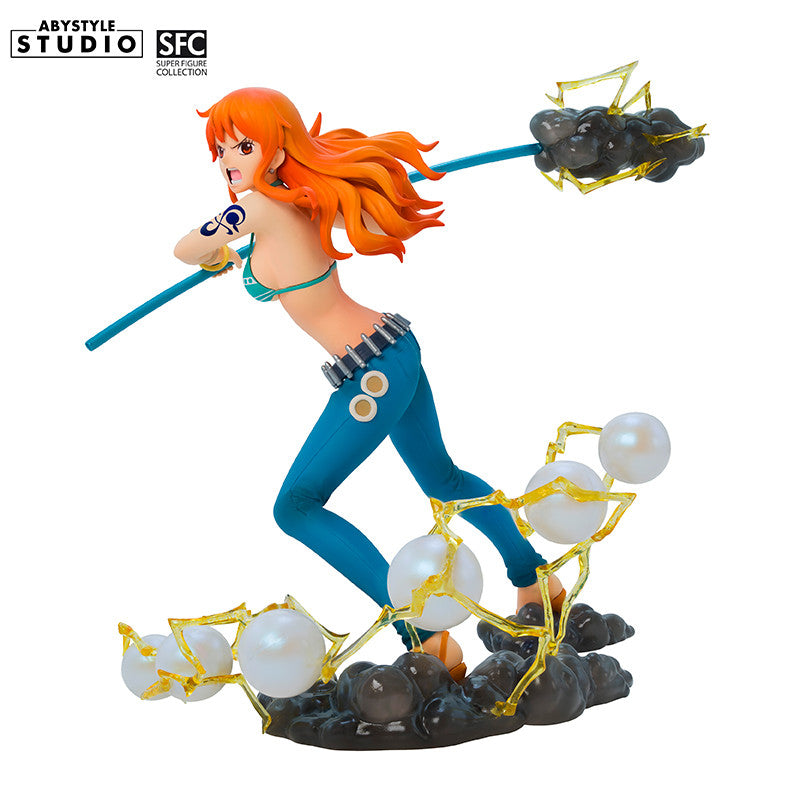 One Piece Nami Figur – Seitenansicht links mit Gewitterwolken-Angriff