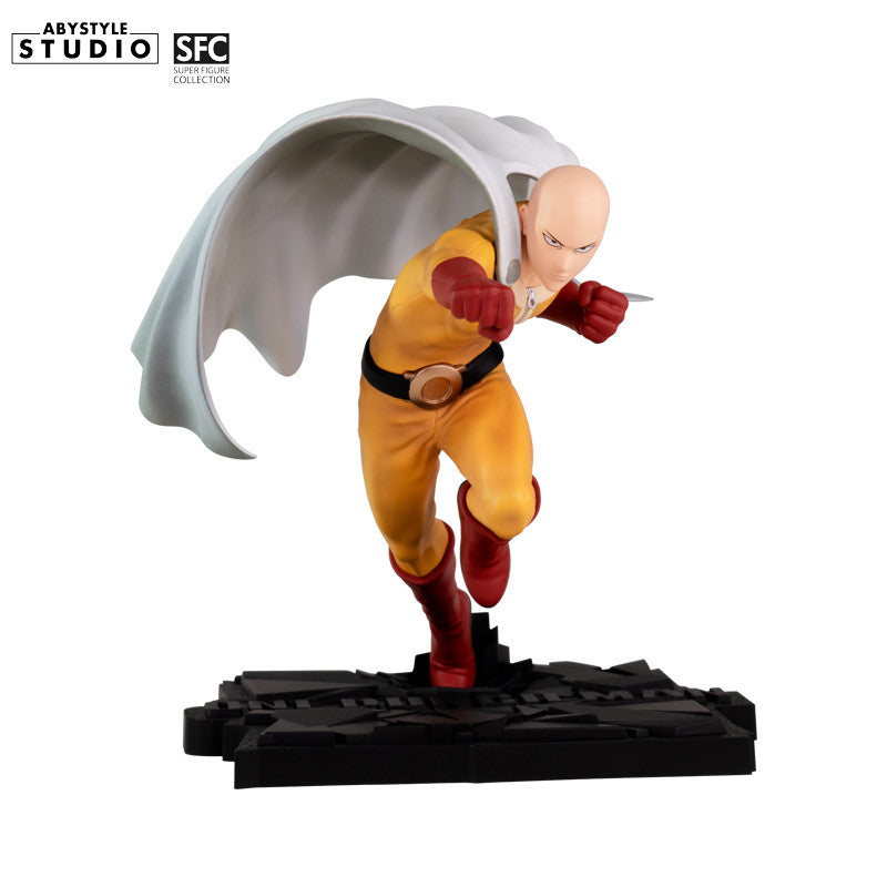 Saitama Figur – Dreiviertelansicht vorne mit Punch-Pose und zerstörter Boden-Base