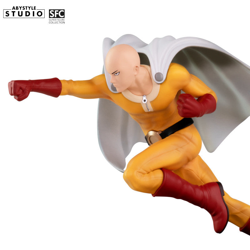 Saitama Figur – Seitenansicht links mit Punch-Pose und zerstörter Boden-Base