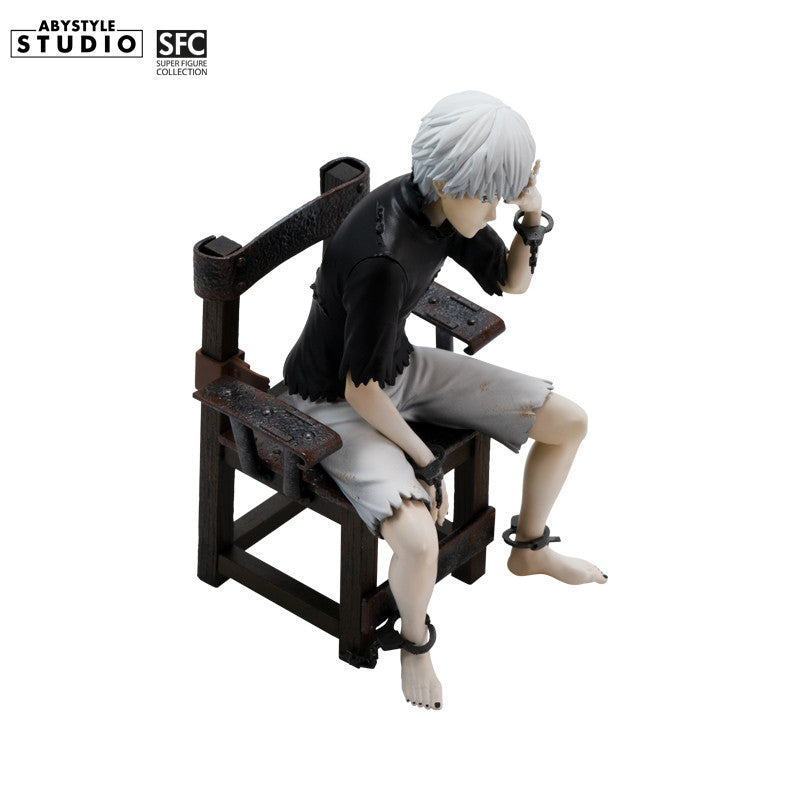 Tokyo Ghoul Ken Kaneki Figur – Rückansicht auf Stuhl mit Fesseln